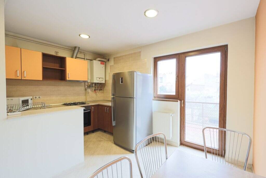 Apartament spațios cu 2 camere – terasă – str. Desseanu – COMISION 0% De vânzare Apartament spațios cu 2 camere – terasă – str. Desseanu – COMISION 0% în zona Ultracentral 2 camere 1 dormitor Arad 3