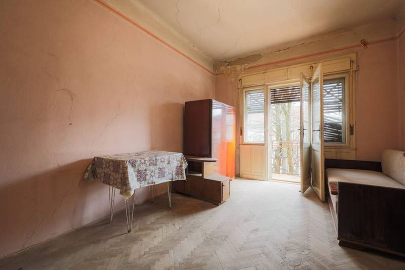 De vânzare VILĂ INTERBELICĂ CU TEREN GENEROS ȘI SPAȚIU COMERCIAL . VÂRFUL CU DOR în zona Central 5 camere 3 dormitoare Arad 12