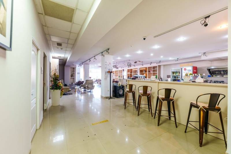 Cladire de birouri de inchiriat – 1032 mp De închiriat Cladire de birouri de inchiriat – 1032 mp în zona Micalaca 19 camere Arad 13