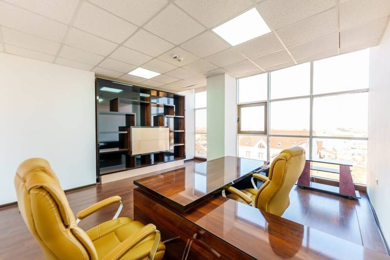 Cladire de birouri de inchiriat – 1032 mp De închiriat Cladire de birouri de inchiriat – 1032 mp în zona Micalaca 19 camere Arad 7