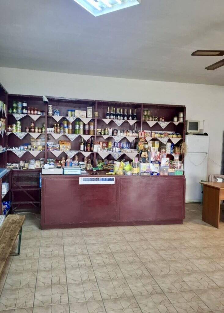 Pret redus Cladire din caramida in Firiteaz, magazinul satesc De vânzare Pret redus Cladire din caramida in Firiteaz, magazinul satesc în zona Arad 5 camere 1 dormitor Arad 5