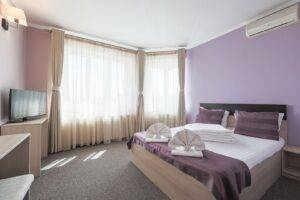 Flexibilitate într-o locație cheie, ideală pt hotel, cămin, clinică. De vânzare Flexibilitate într-o locație cheie, ideală pt hotel, cămin, clinică. în zona Micalaca 14 camere 13 dormitoare Arad 13