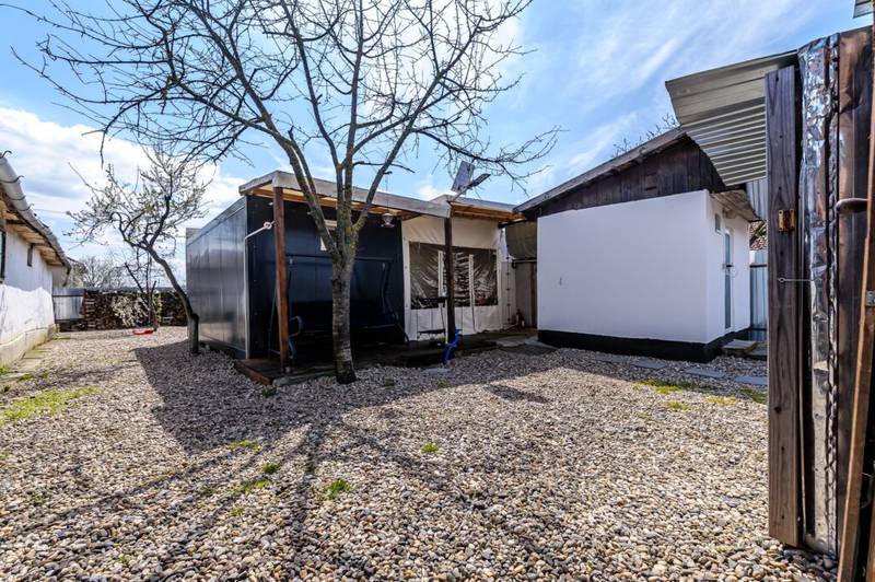 De vânzare PRET NOU! Casa – tip container – Teren 1987 mp – Turnu – COMISION 0% în zona Arad 3 camere Arad 2
