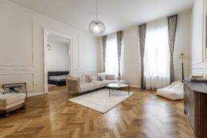 De vânzare PROPRIETATE REZERVATĂ Apartament premium cu 3 camere Ultracentral în zona Ultracentral 3 camere 2 dormitoare Arad 1