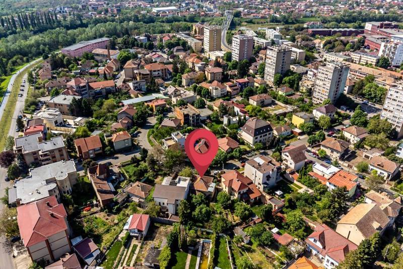 Proprietate rară în zona de lux a Aradului De vânzare Proprietate rară în zona de lux a Aradului în zona Romanilor 4 camere Arad 10