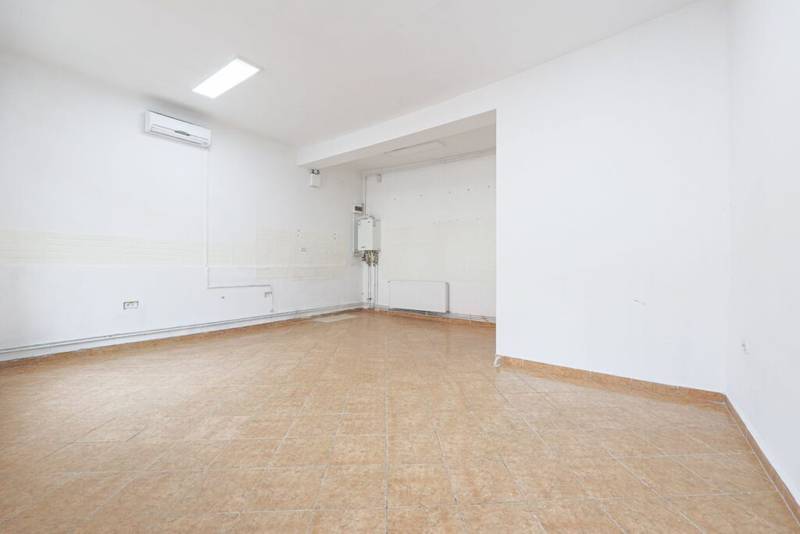 De închiriat Spațiu comercial – Zona Piața Catedralei, Arad în zona Central 1 camera Arad 2