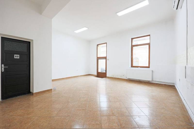 De închiriat Spațiu comercial – Zona Piața Catedralei, Arad în zona Central 1 camera Arad 3