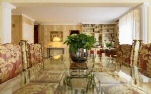 De vânzare Vila fermecătoare la 10 minute de Cannes în zona Arad 7 camere 5 dormitoare Arad 10