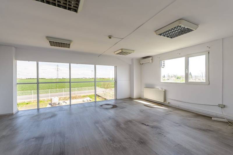 Hală industrială ideală pentru producție sau showroom în Arad 553mp De închiriat Hală industrială ideală pentru producție sau showroom în Arad 553mp în zona Gradiste 2 camere Arad 9