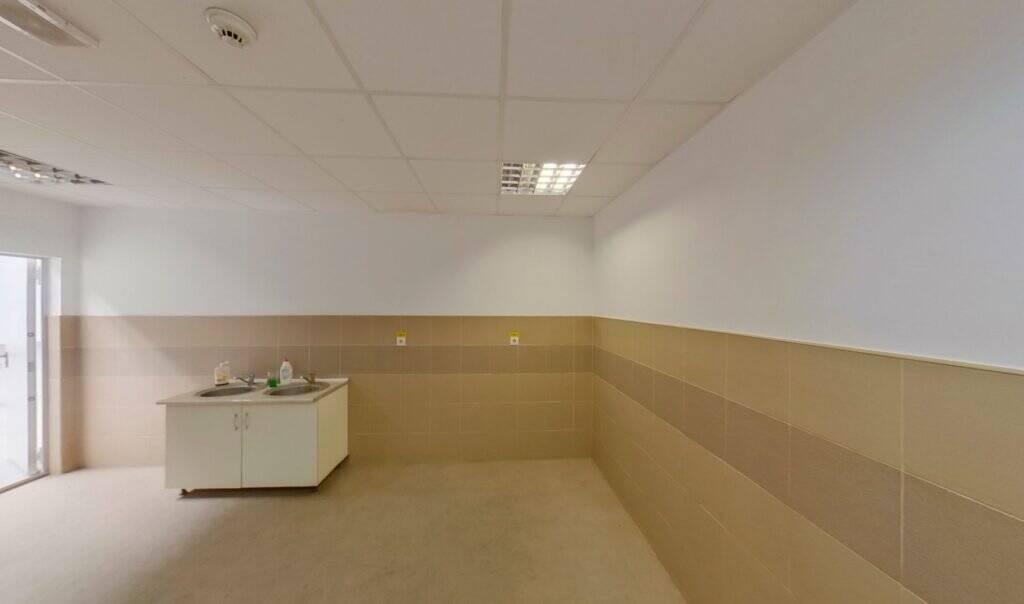 De închiriat Hală industrială de închiriat 856 mp în zona Sud 2 camere Arad 6