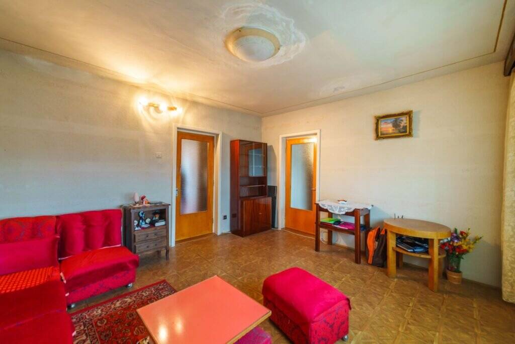 Oportunitate! Apartament 4 camere cu panoramă către Calea Radnei De vânzare Oportunitate! Apartament 4 camere cu panoramă către Calea Radnei în zona Miorita 4 camere 3 dormitoare Arad 5