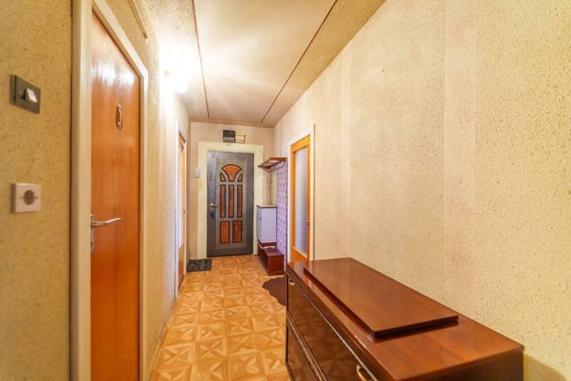 Oportunitate! Apartament 4 camere cu panoramă către Calea Radnei De vânzare Oportunitate! Apartament 4 camere cu panoramă către Calea Radnei în zona Miorita 4 camere 3 dormitoare Arad 8