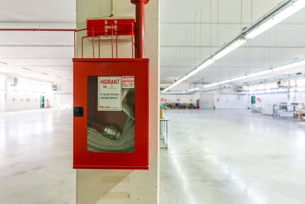 De vânzare Hală producție în localitatea Sântana în zona Nord 15 camere Arad 16