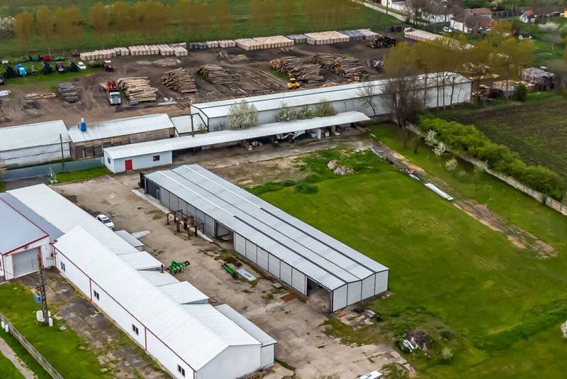 Hale depozitare / producție 1.250 mp în Pecica De închiriat Hale depozitare / producție 1.250 mp în Pecica în zona Nord-Vest 2 camere Arad 2