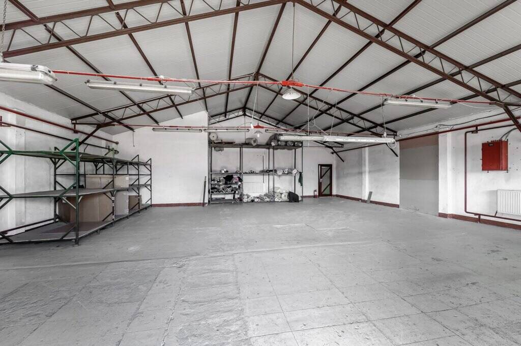 4.049 mp Hale industriale în Arad, aproape de A1 