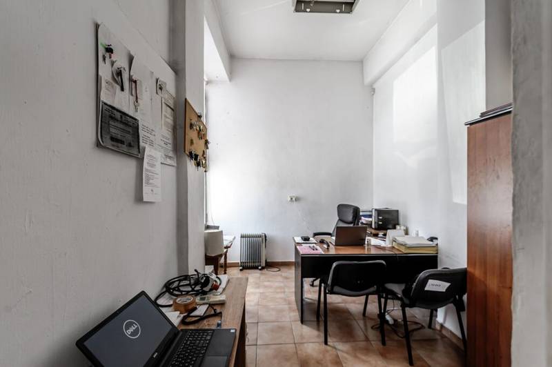 Hala depozit/spatiu productie 596mp+2171mp curte de inchiriat De închiriat Hala depozit/spatiu productie 596mp+2171mp curte de inchiriat în zona Aurel Vlaicu 4 camere Arad 7