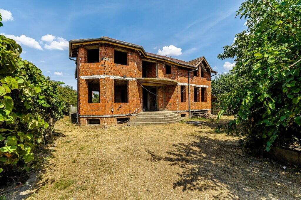 De vânzare Două case pe Calea Radnei comision 0 în zona Micalaca 14 camere 8 dormitoare Arad 4