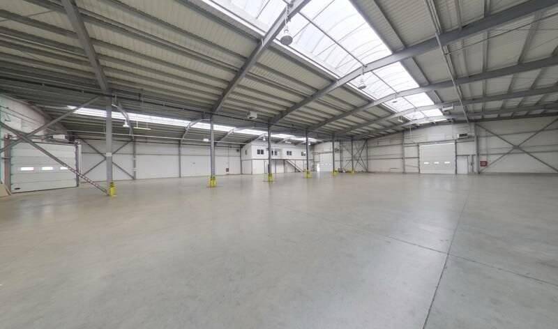 De închiriat Hală industrială de închiriat în Arad 1799 mp în zona Sud 2 camere Arad 2