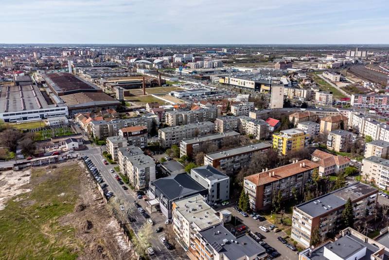 De închiriat Spațiu modern de inchiriat destinat clinicilor sau companiilor în zona Bancilor 7 camere Arad 13
