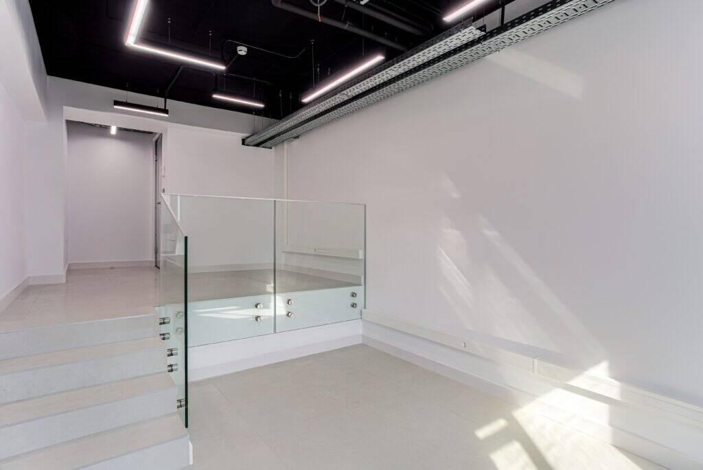 De închiriat Spațiu modern de inchiriat destinat clinicilor sau companiilor în zona Bancilor 7 camere Arad 5