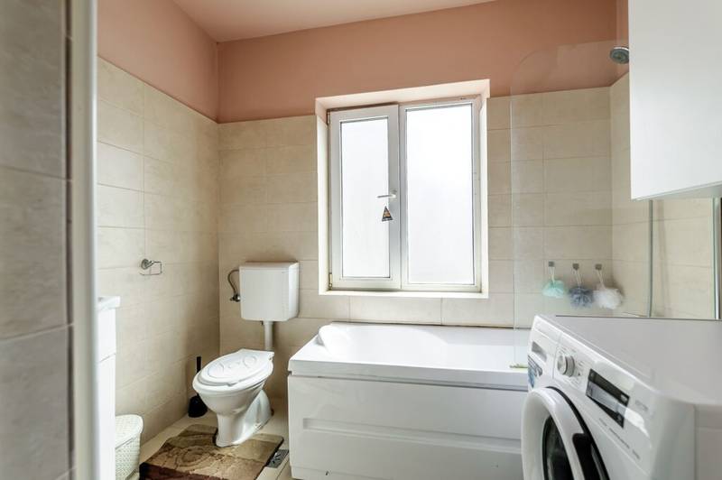 Apartament 3 camere – Central – mobilat & utilat – COMISION 0% De vânzare Apartament 3 camere – Central – mobilat & utilat – COMISION 0% în zona Central 3 camere 2 dormitoare Arad 6