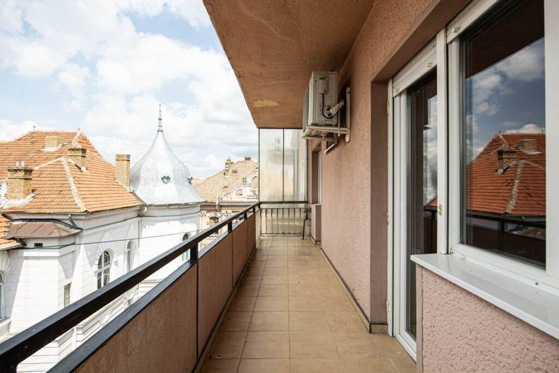 De vânzare Apartament ultrafinisat cu 2 camere decomandat pe Closca Comision 0 în zona Central 2 camere 1 dormitor Arad 6