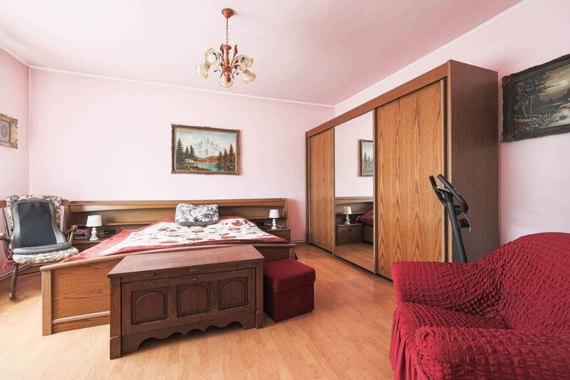 De vânzare Casă spațioasă cu 4 dormitoare în Nădlac – gata de mutare! în zona Central 4 camere 4 dormitoare Arad 4