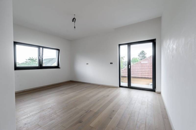 De vânzare Vila Premium 5 camere – Subcetate, Arad – COMISION 0% în zona Subcetate 5 camere 3 dormitoare Arad 4