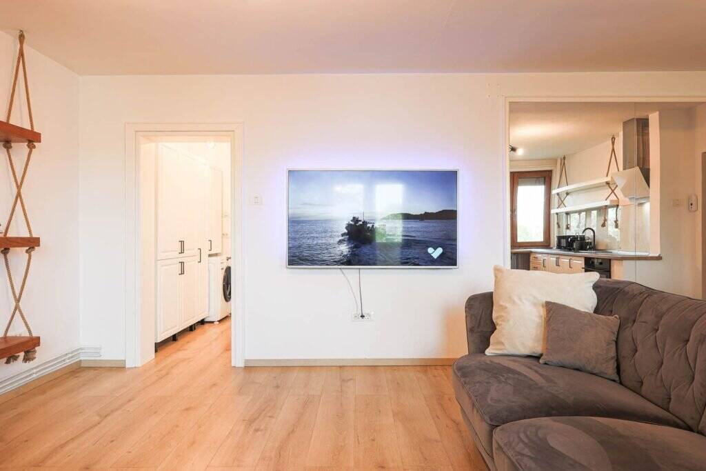 De vânzare Apartament 2 camere Podgoria – ocazie, preț redus la 105.000 € în zona Ultracentral 2 camere 1 dormitor Arad 2