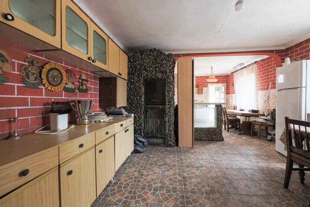 De vânzare Casă cu potențial comercial,  lângă Spitalul Județean Arad. în zona Parneava 5 camere 3 dormitoare Arad 14