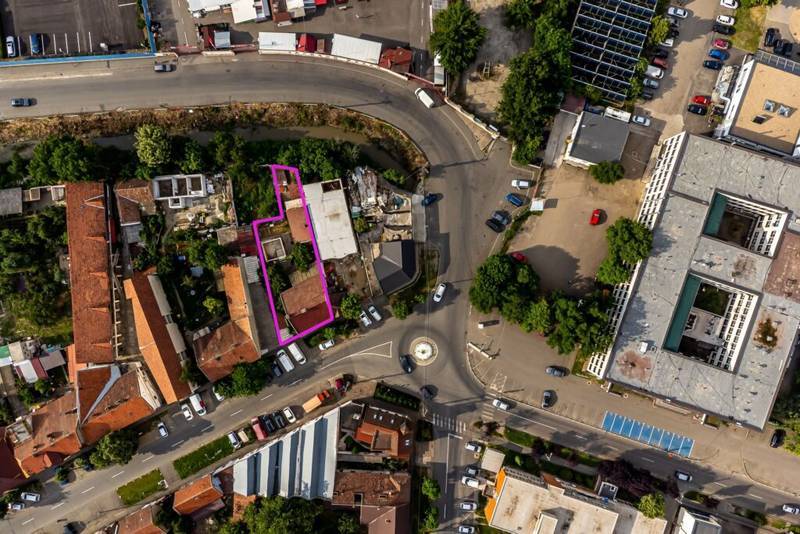 De vânzare Casă cu potențial comercial,  lângă Spitalul Județean Arad. în zona Parneava 5 camere 3 dormitoare Arad 4