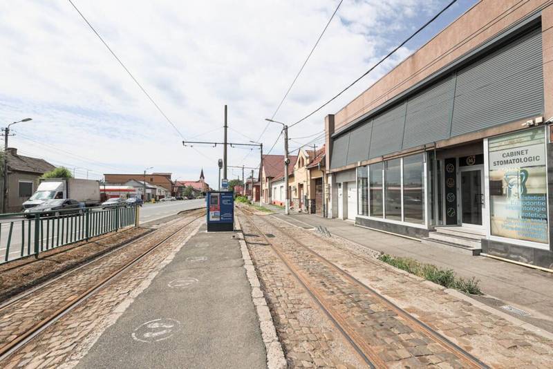 De închiriat spațiu comercial 85 mp în Grădiște – cu vitrină stradală De închiriat De închiriat spațiu comercial 85 mp în Grădiște – cu vitrină stradală în zona Gradiste 2 camere Arad 4