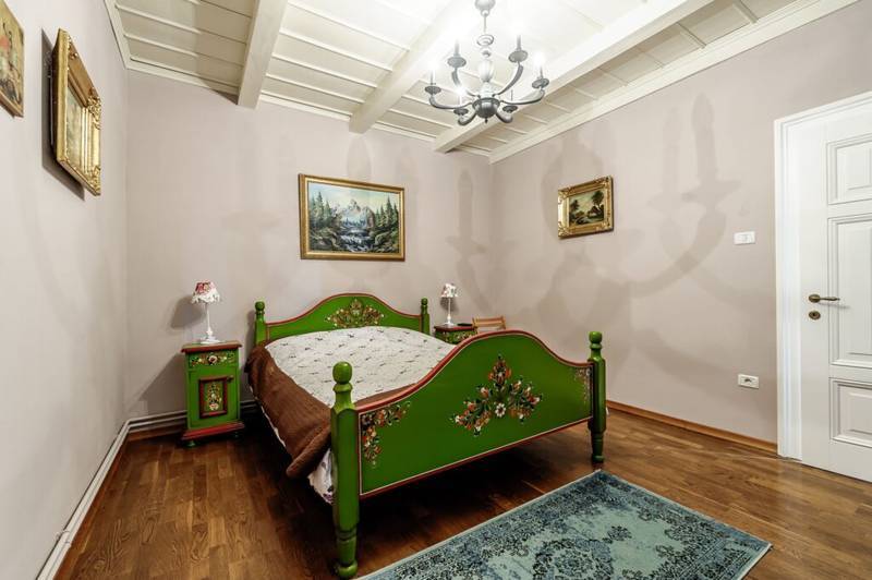 De vânzare REZERVAT Visezi la o proprietate unică, plină de istorie și farmec? în zona Arad 5 camere 2 dormitoare Arad 4