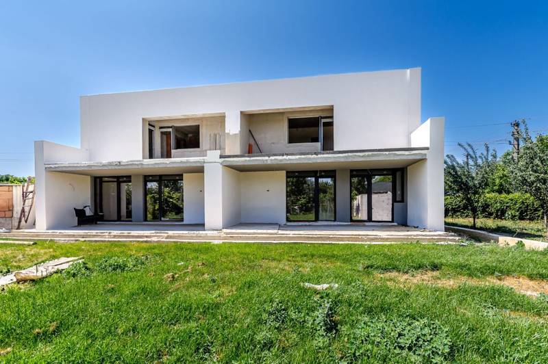 De vânzare Vila spatioasa in subcetate, proprietate premium în zona Subcetate 6 camere 4 dormitoare Arad 2