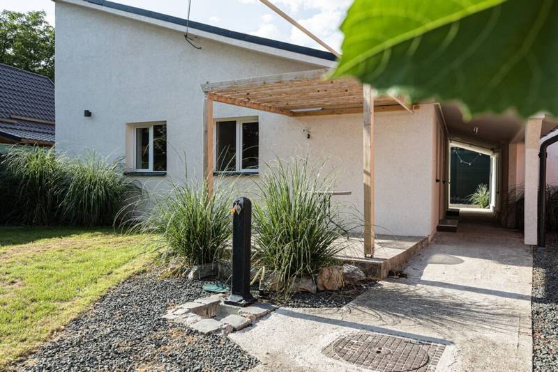Casă la preț de apartament! Posibilități multiple – 0% comision De vânzare Casă la preț de apartament! Posibilități multiple – 0% comision în zona Bujac 4 camere 2 dormitoare Arad 2