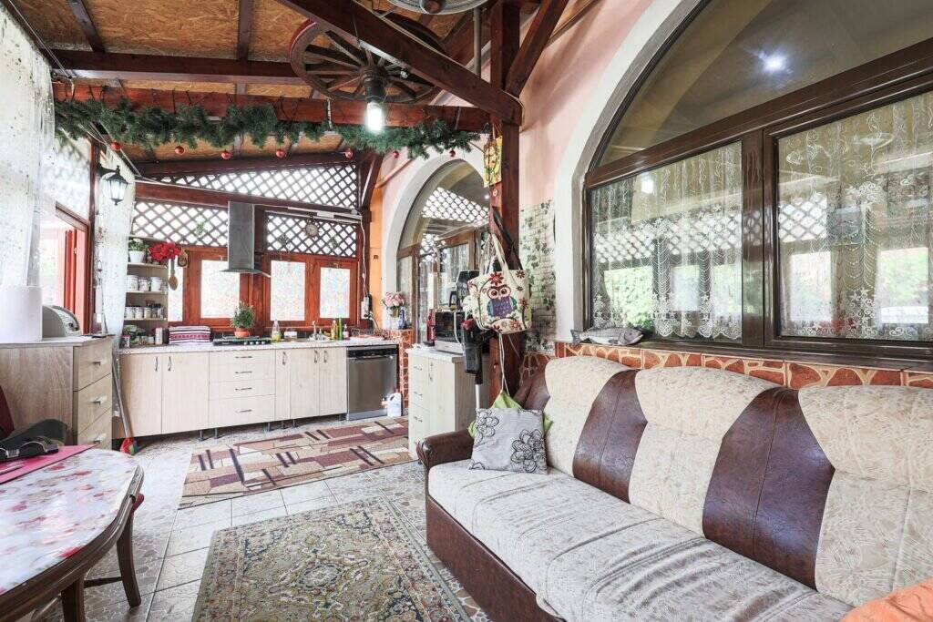 De vânzare Apartament central, strada Episcopiei cu loc de parcare Comision 0 în zona Central 3 camere 1 dormitor Arad 9