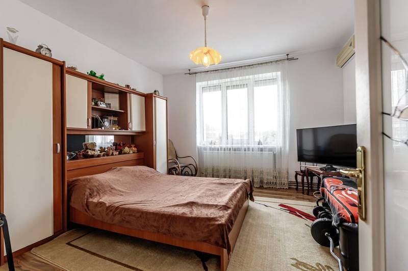 De vânzare Apartament cu 4 camere LUX, zona Gloria – Pedagogic – Malul Mureșului în zona Ultracentral 4 camere 2 dormitoare Arad 11