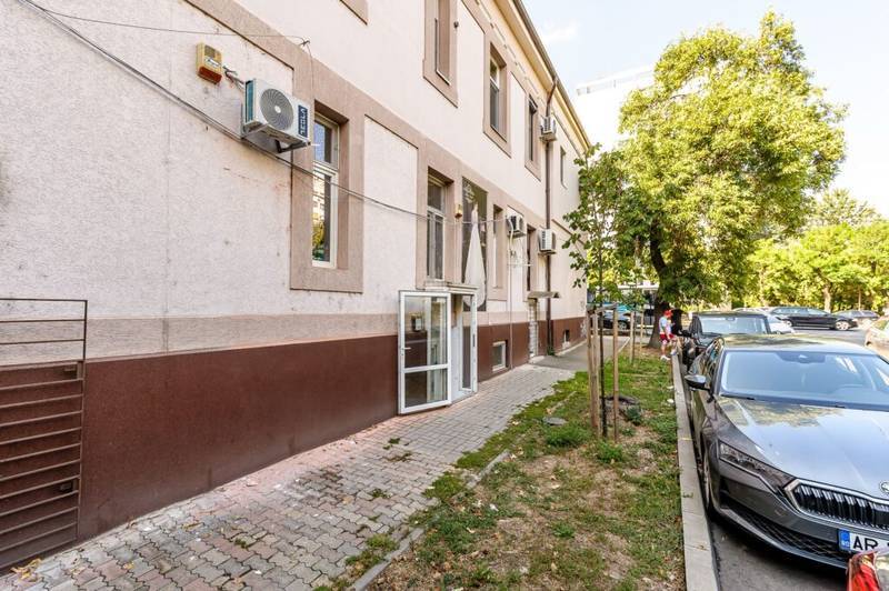 De vânzare Spațiu comercial cu accesibilitate, str. Bolintineanu, lângă Podgoria în zona Central 2 camere Arad 1