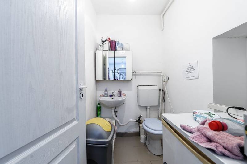 De vânzare Spațiu comercial cu accesibilitate, str. Bolintineanu, lângă Podgoria în zona Central 2 camere Arad 10
