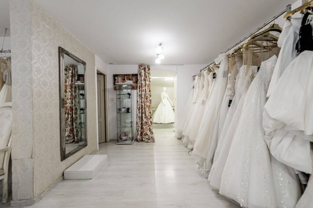 De vânzare Spațiu comercial cu accesibilitate, str. Bolintineanu, lângă Podgoria în zona Central 2 camere Arad 4
