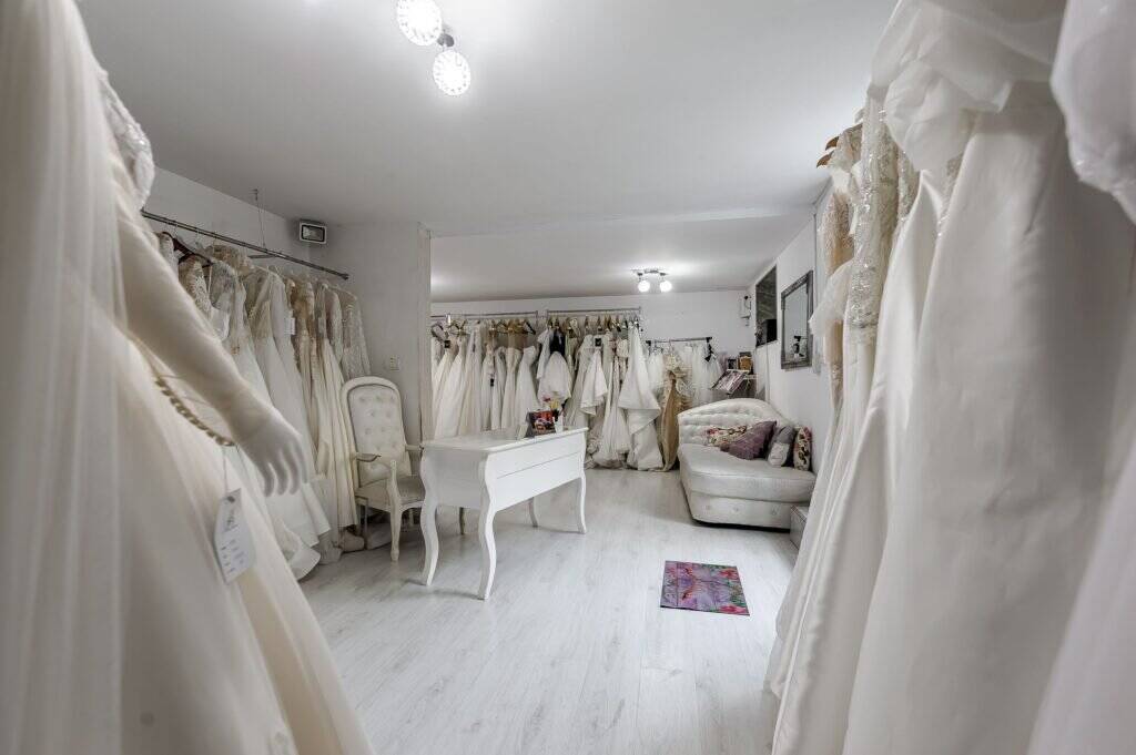 De vânzare Spațiu comercial cu accesibilitate, str. Bolintineanu, lângă Podgoria în zona Central 2 camere Arad 5