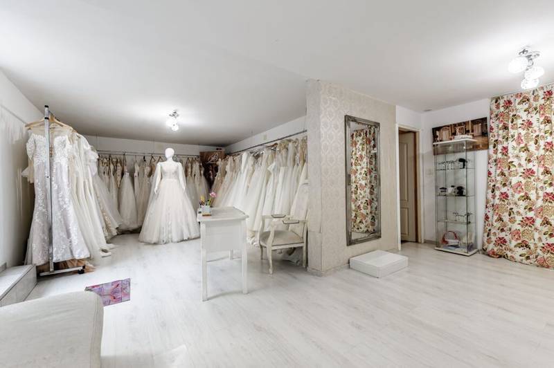 De vânzare Spațiu comercial cu accesibilitate, str. Bolintineanu, lângă Podgoria în zona Central 2 camere Arad 9