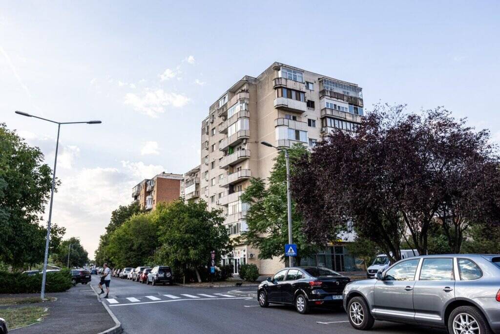 De vânzare Vedere directă spre faleza Mureșului, disponibil acum Micalaca 300 în zona Micalaca 4 camere 3 dormitoare Arad 1