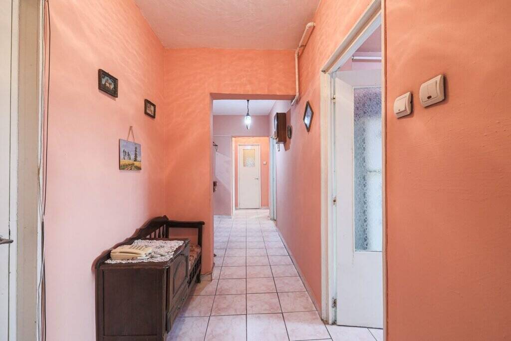 De vânzare Vedere directă spre faleza Mureșului, disponibil acum Micalaca 300 în zona Micalaca 4 camere 3 dormitoare Arad 6