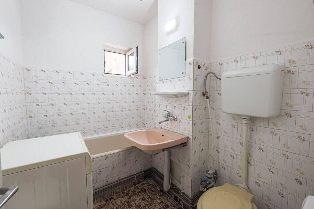 De vânzare Vedere directă spre faleza Mureșului, disponibil acum Micalaca 300 în zona Micalaca 4 camere 3 dormitoare Arad 8
