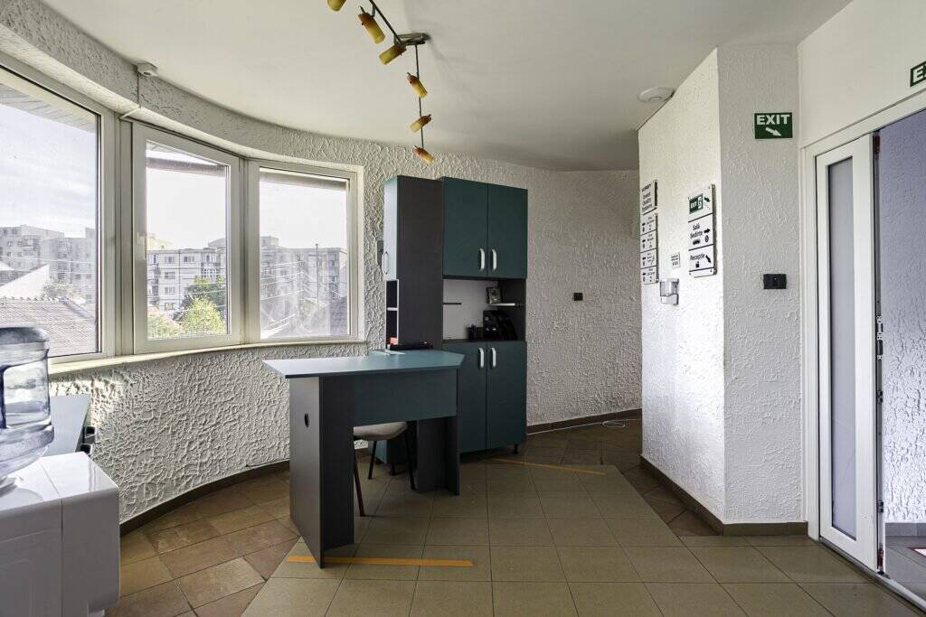 De închiriat Spatiu ideal pentru activitatile care necesita o incapere generoasa în zona UTA 1 camera Arad 6
