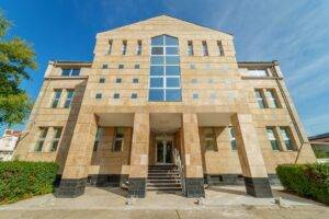 Arbema Office Arad. Birouri de închiriat De închiriat Arbema Office Arad. Birouri de închiriat. în zona Aurel Vlaicu 29 camere Arad 2