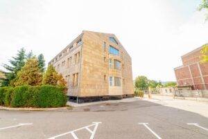 Arbema Office Arad. Birouri de închiriat De închiriat Arbema Office Arad. Birouri de inchiriat. în zona Aurel Vlaicu 29 camere Arad 20