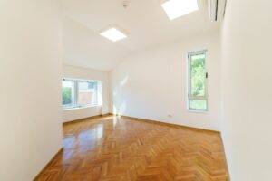 Arbema Office Arad. Birouri de închiriat De închiriat Arbema Office Arad. Birouri de închiriat. în zona Aurel Vlaicu 29 camere Arad 4