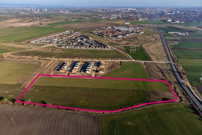 Teren de case lipit de Cartierul Westfield De vânzare Teren de case lipit de Cartierul Westfield în zona Exterior Nord Arad 1